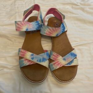 BOB’S from Sketchers tie dye sandals with Velcro backing size 8.5